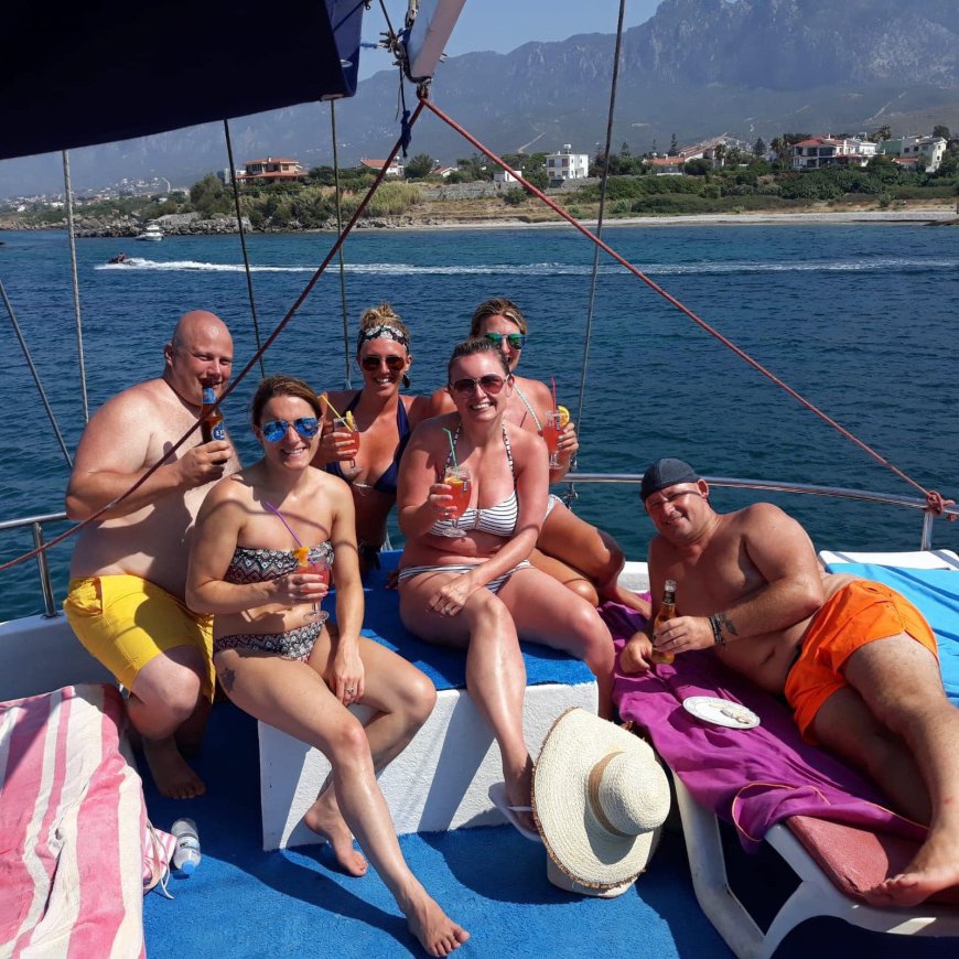 Sabrina Boat Tours ile denizde rahatlatıcı bir aile günü geçirin