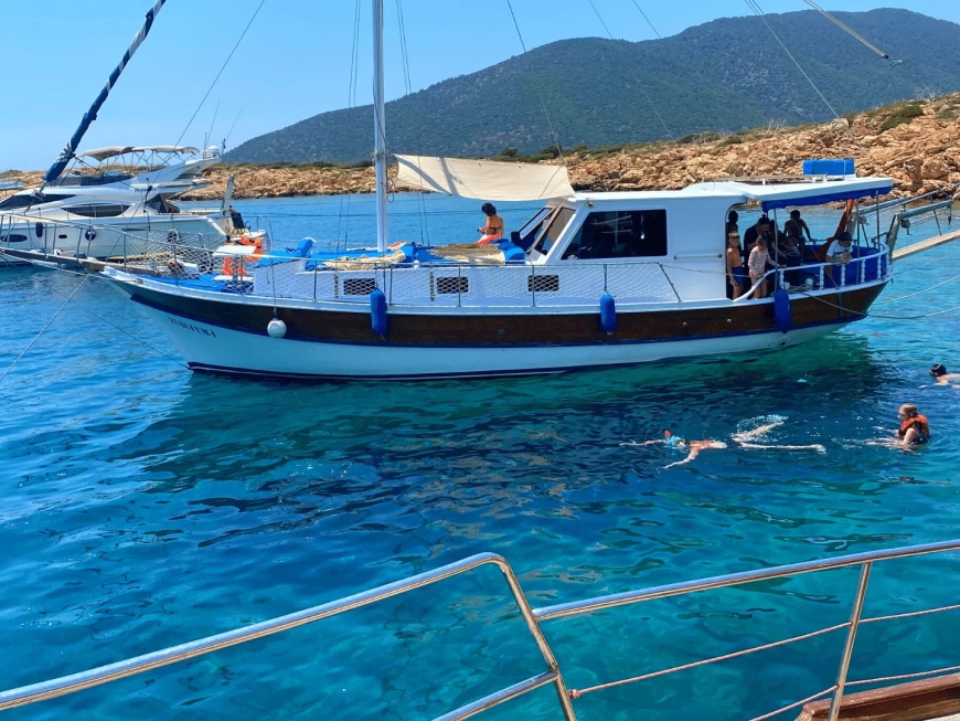 Enjoy the Magnificent Blue of the Sea with VIP Boats