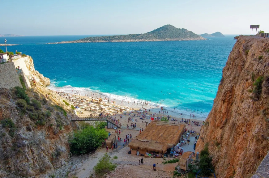 Kalkan Tekne Turları: Ege’nin Mavi Sularında Unutulmaz Bir Deneyim